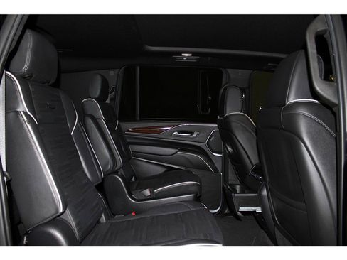 Used 2022 Cadillac Escalade ESV Premium Luxury image 26