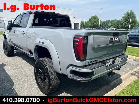 Used 2024 GMC Sierra 2500 AT4 w/ AT4 Premium Plus Package AWD/4WD image 7