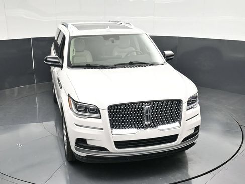 Used 2024 Lincoln Navigator Premiere AWD/4WD image 53