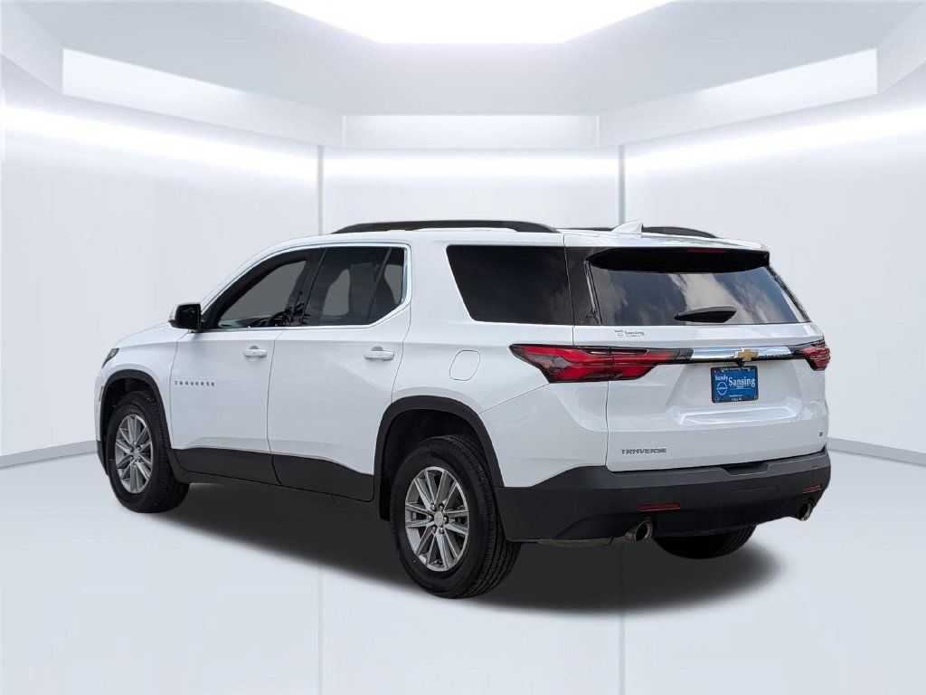 Used 2023 Chevrolet Traverse LT FWD image 3