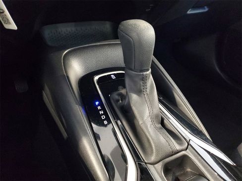 Used 2020 Toyota Corolla LE image 23