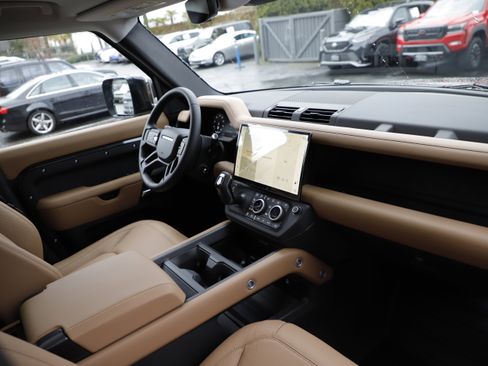 New 2026 Land Rover Defender 110 X-Dynamic SE image 11