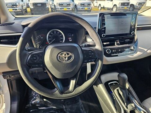 Used 2020 Toyota Corolla LE image 15