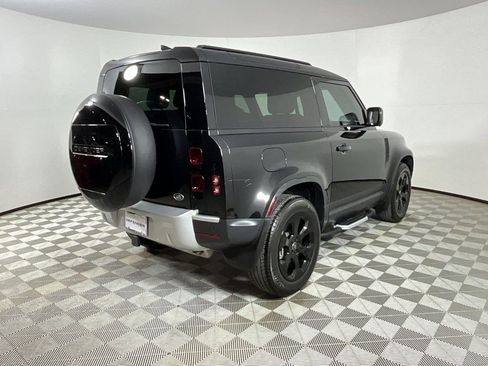 Used 2023 Land Rover Defender 90 SE image 4