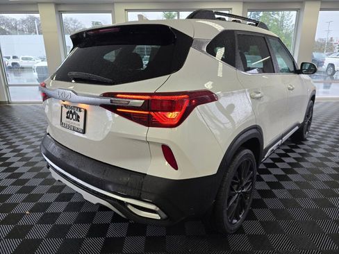 Used 2023 Kia Seltos Nightfall Edition image 3
