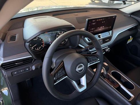 New 2026 Nissan Altima 2.5 SR w/ SR Midnight Edition Package FWD image 18