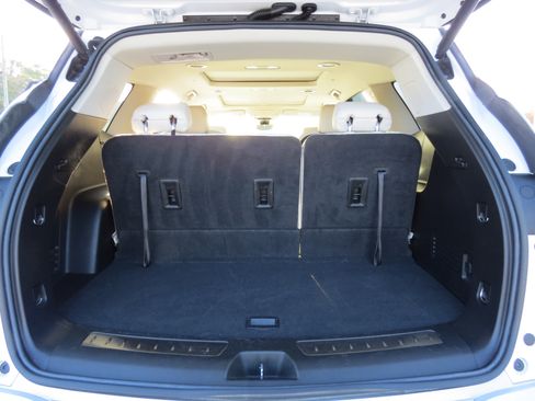 Used 2023 Buick Enclave Premium w/ Experience Buick Package image 10