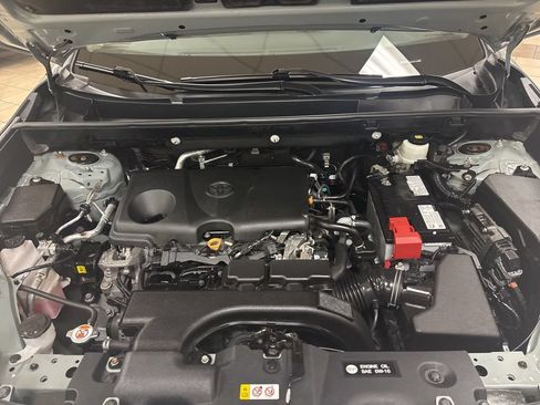 Used 2021 Toyota RAV4 XLE AWD/4WD image 31