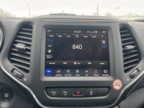 Used 2023 Jeep Cherokee Altitude Lux image 9