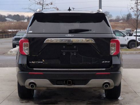 Used 2021 Ford Explorer Limited w/ Equipment Group 301A image 3