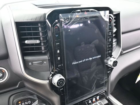 New 2026 RAM 1500 4x4 Crew Cab image 18