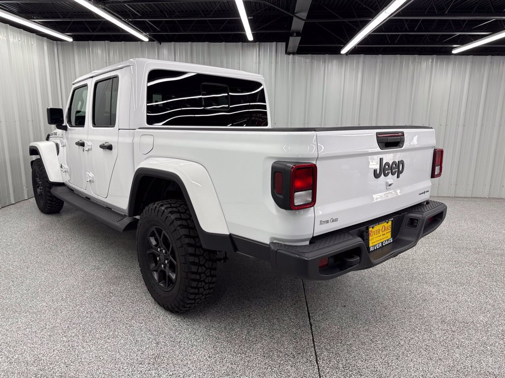 Used 2025 Jeep Gladiator Sport AWD/4WD image 4