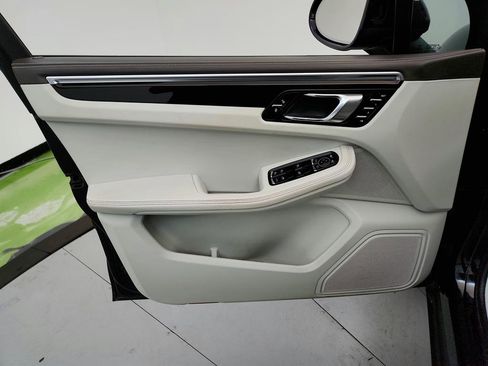 Used 2016 Porsche Macan S image 23