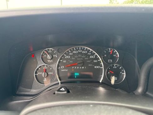 Used 2025 GMC Savana 2500 w/ Driver Convenience Package RWD image 34
