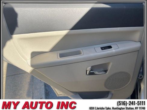 Used 2010 Ford Explorer XLT image 36