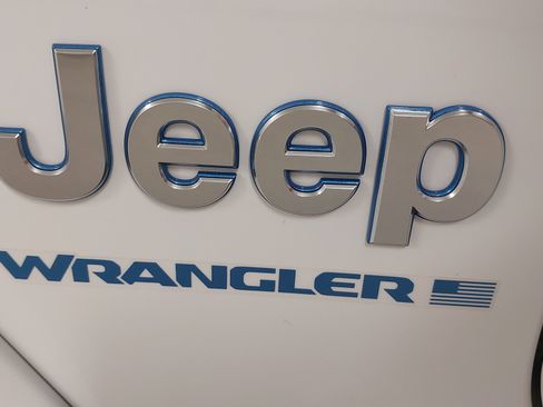 Used 2024 Jeep Wrangler Sahara w/ Technology Group image 31