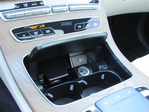 Used 2021 Mercedes-Benz E 350 Sedan w/ Premium Package image 18