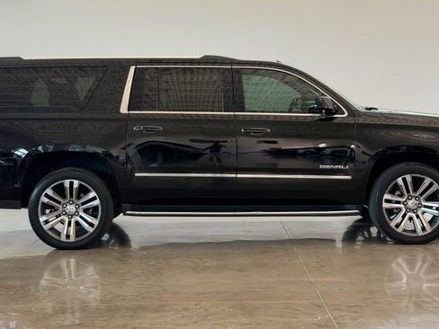 Used 2019 GMC Yukon XL Denali w/ Open Road Package AWD/4WD image 8