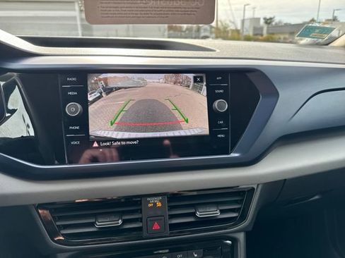 Certified 2023 Volkswagen Taos SE w/ Panoramic Sunroof Package image 26