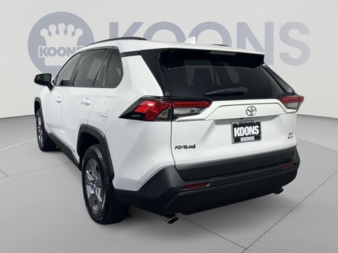 Used 2025 Toyota RAV4 XLE AWD/4WD image 4