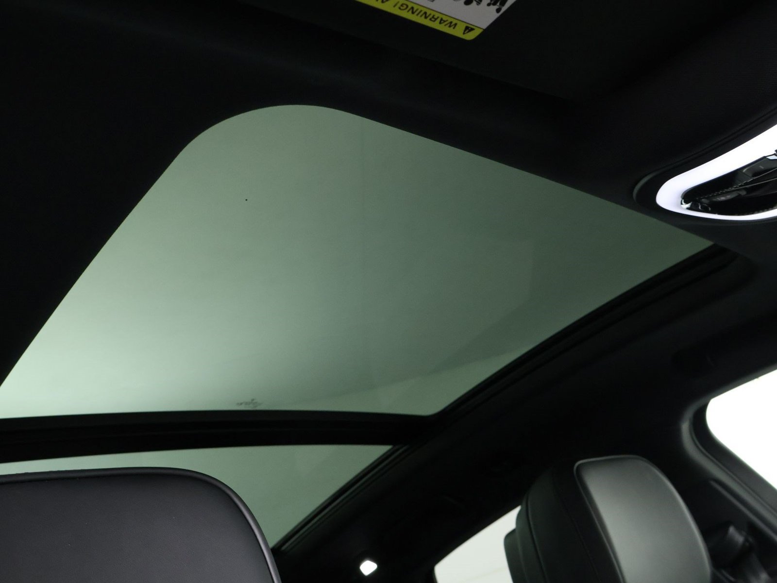 Certified 2026 Porsche Macan AWD/4WD image 25
