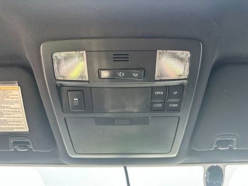Used 2017 Toyota Tacoma TRD Sport w/ Premium & Technology Package AWD/4WD image 35