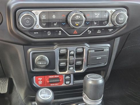 Certified 2021 Jeep Gladiator Rubicon AWD/4WD image 60