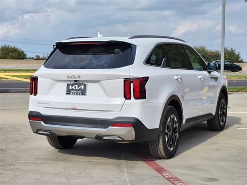 New 2026 Kia Sorento S image 4