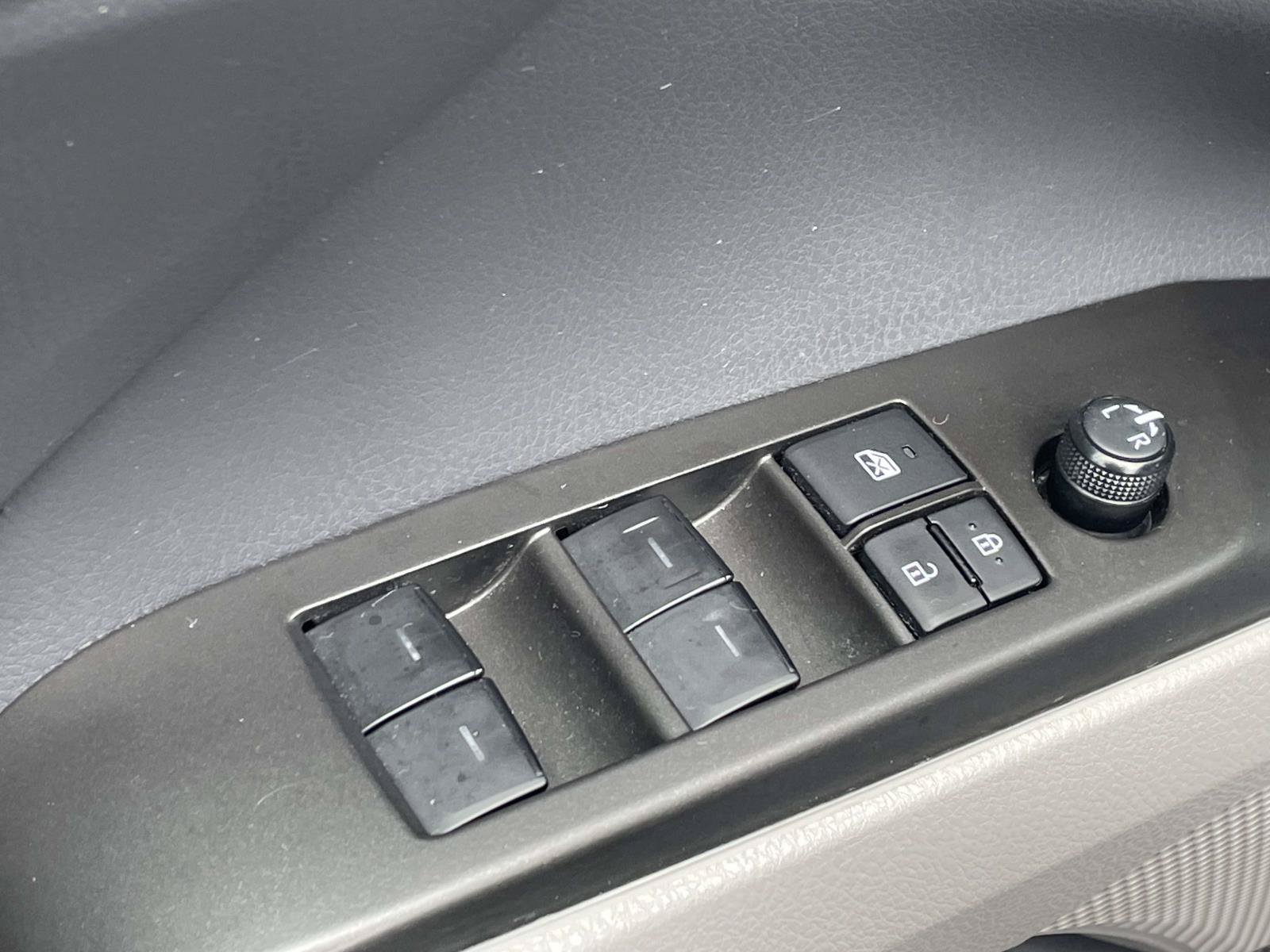 Used 2023 Toyota Camry SE w/ Convenience Package FWD image 13
