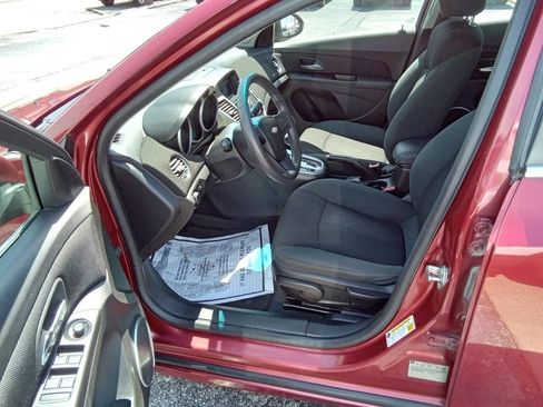 Used 2011 Chevrolet Cruze LT FWD image 12