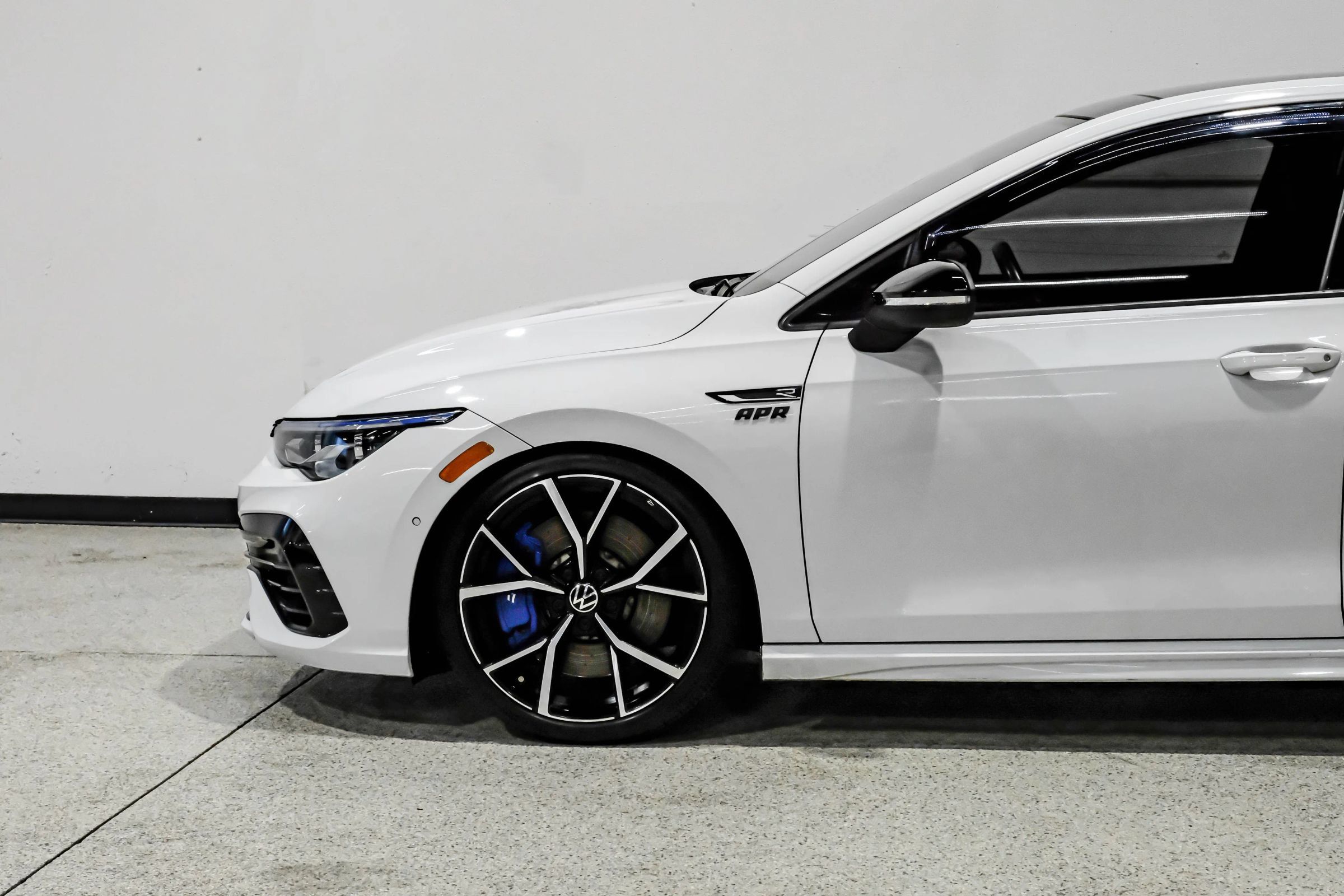 Used 2022 Volkswagen Golf R AWD/4WD image 9