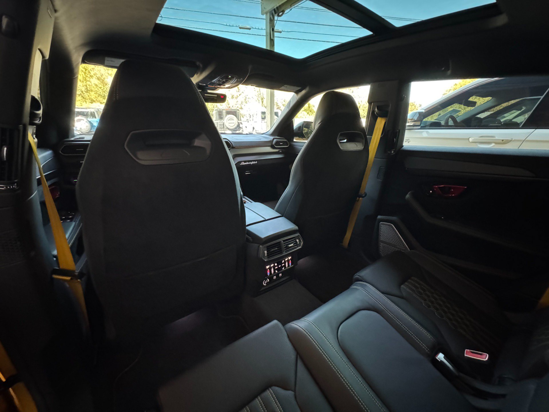 Used 2024 Lamborghini Urus Performante AWD/4WD image 50