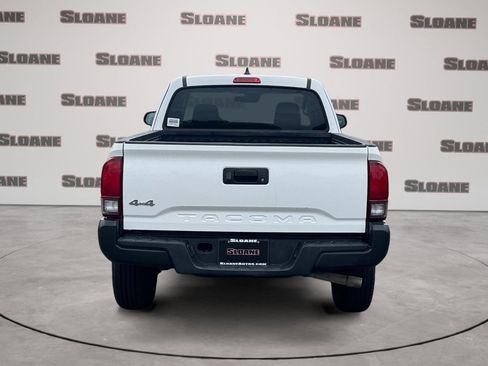 Used 2020 Toyota Tacoma SR AWD/4WD image 4