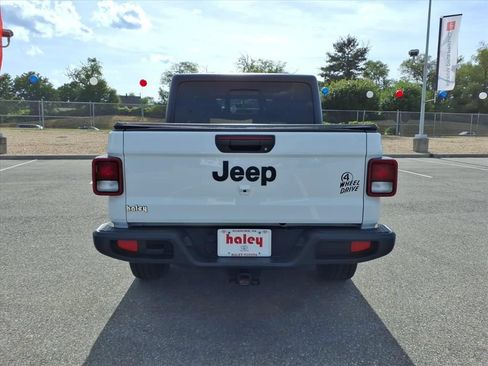 Used 2021 Jeep Gladiator Sport AWD/4WD image 6
