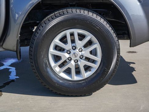 Used 2018 Nissan Frontier SV w/ Value Truck Package image 6