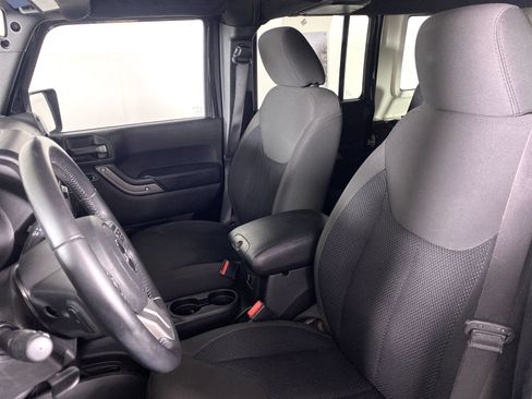 Used 2017 Jeep Wrangler Unlimited Sport AWD/4WD image 15