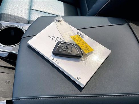 Certified 2025 Cadillac Escalade IQ Luxury 2 w/ LPO, Premium Carpet Package AWD/4WD image 35