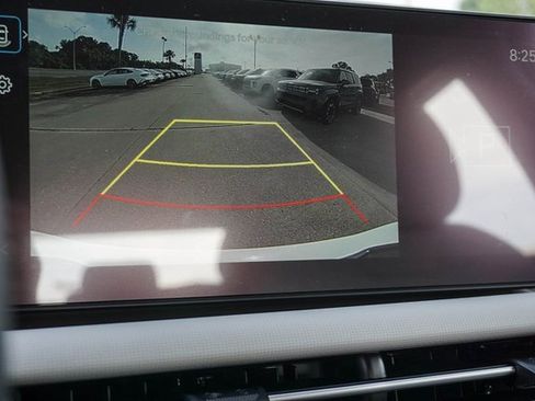 Certified 2025 Hyundai Tucson SE image 23