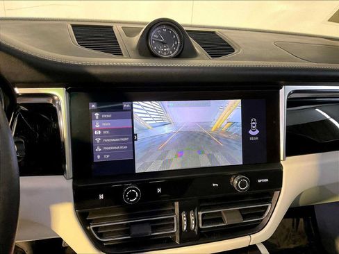 Certified 2023 Porsche Macan S AWD/4WD image 31