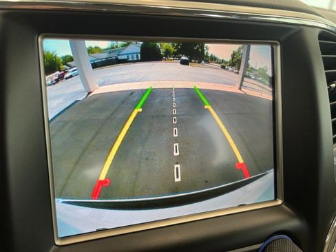 Used 2016 Jeep Grand Cherokee Overland AWD/4WD image 19