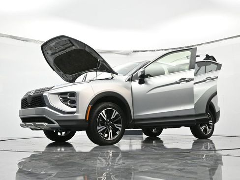 Used 2024 Mitsubishi Eclipse Cross SE image 50