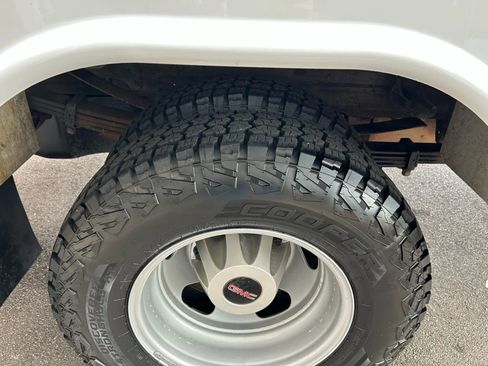 Used 2021 GMC Sierra 3500 4x4 Crew Cab w/ Convenience Package image 32