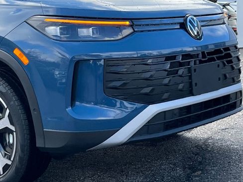 New 2026 Volkswagen Tiguan SE image 2