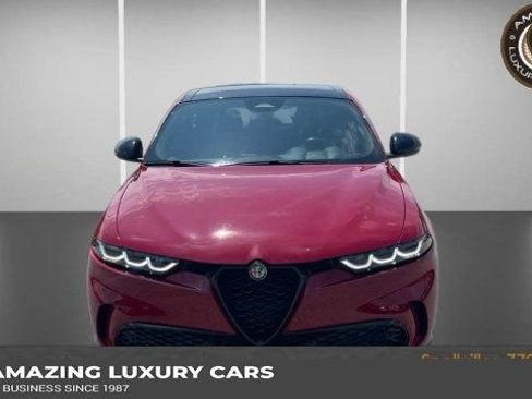 Used 2024 Alfa Romeo Tonale Veloce w/ Premium Interior Package AWD/4WD image 1