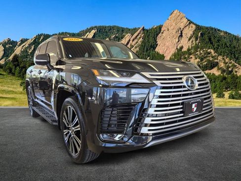 Used 2026 Lexus LX 600 4WD w/ Luxury Package image 3