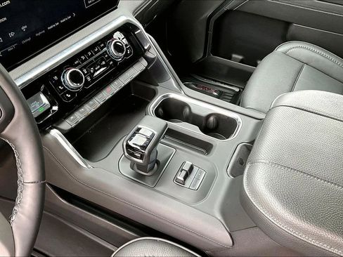 Used 2025 GMC Sierra 1500 Denali w/ Denali Reserve Package image 17