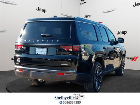 Used 2022 Jeep Wagoneer Series III w/ Premium Group I image 4
