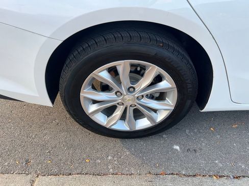 Used 2019 Chevrolet Malibu LT image 10