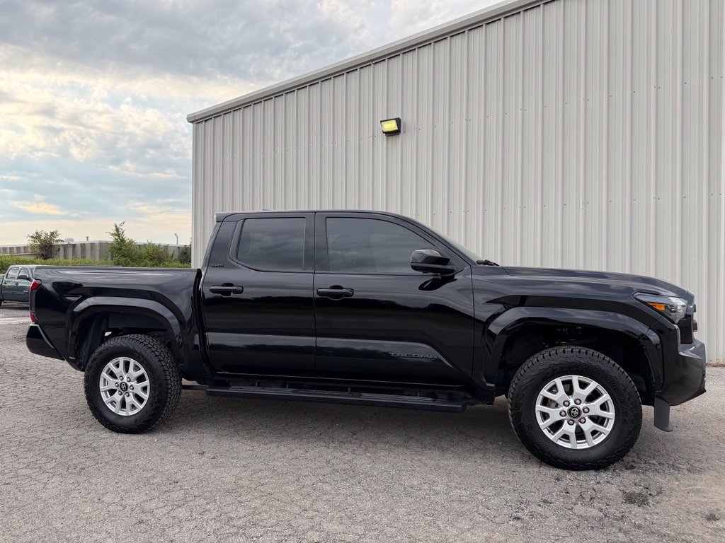 Certified 2025 Toyota Tacoma SR5 AWD/4WD image 4