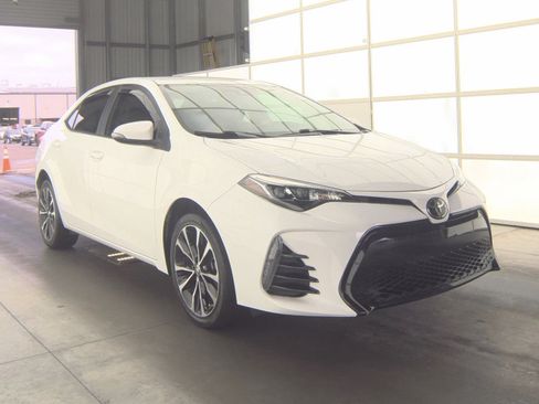 Used 2019 Toyota Corolla SE FWD image 3